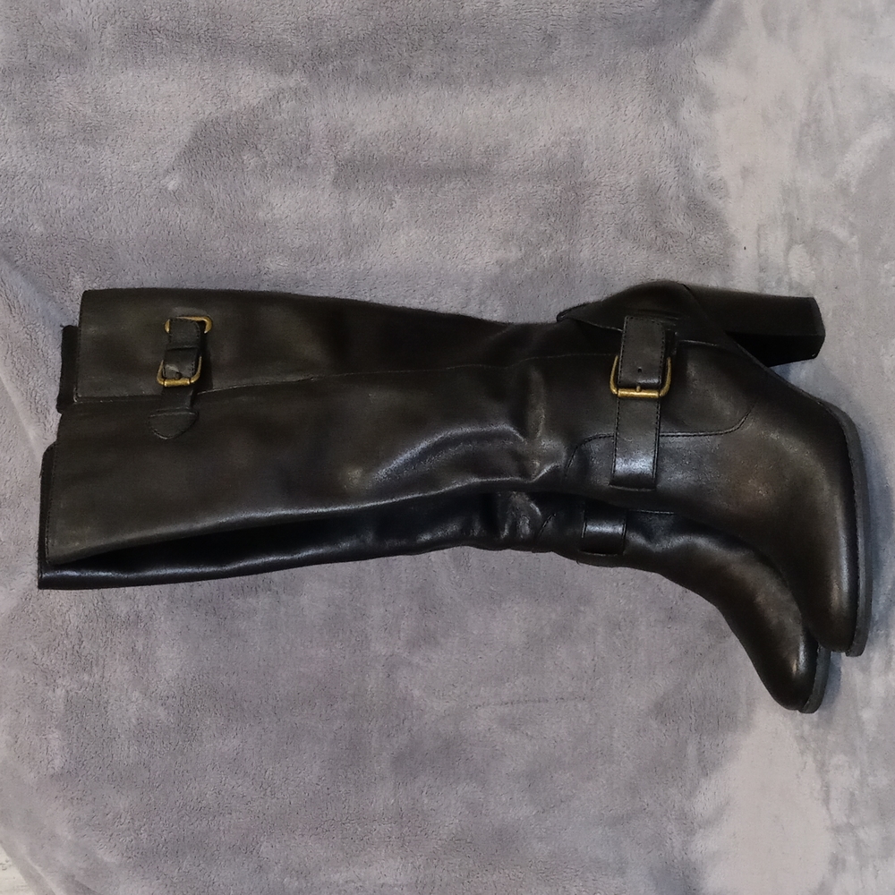 0930 Clark's Leather Heeled Boots